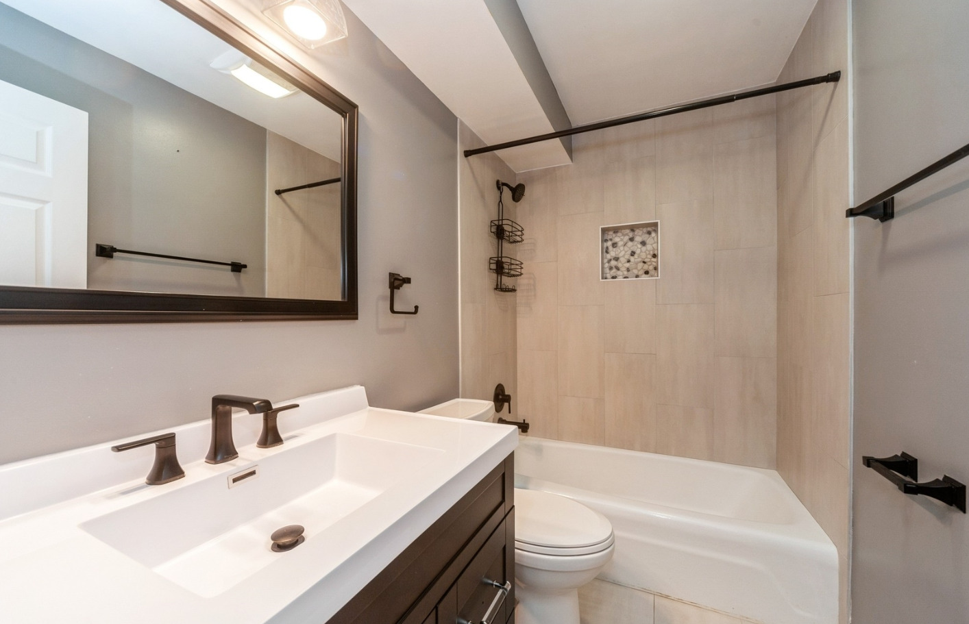 880 East Old Willow Road, Unit 175 Prospect Heights, IL 60070 - Photo 8 of 10 a bathroom with a sink a toilet and a bathtub