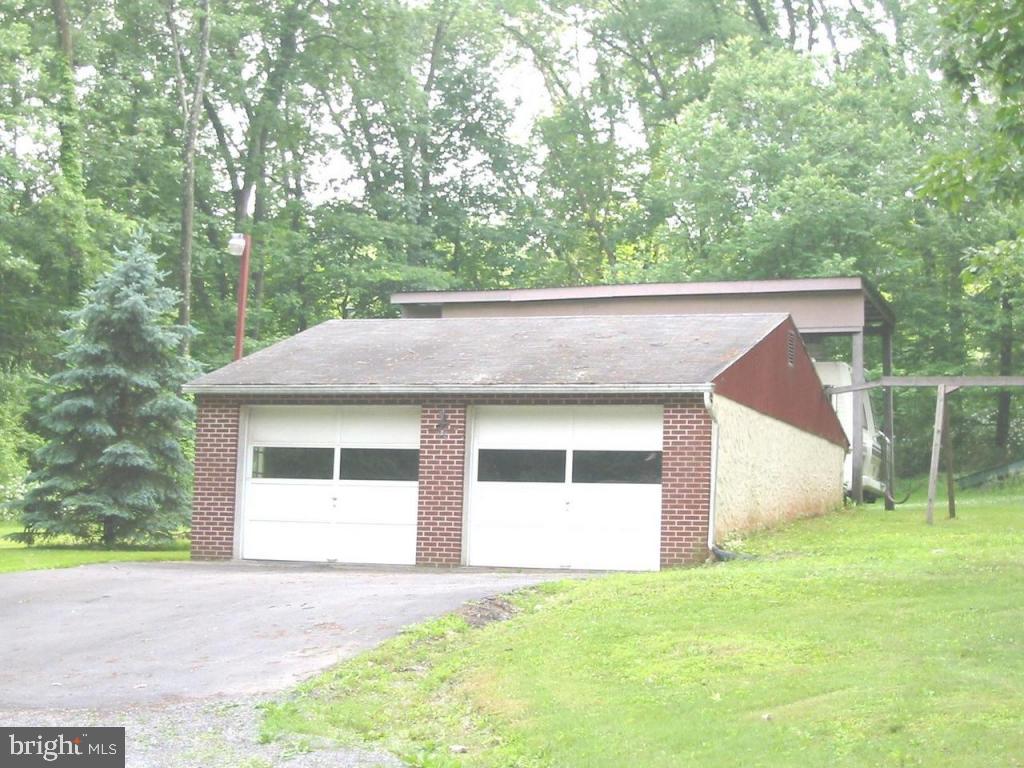 135 Strickler Road Denver, PA 17517 - Photo 5 of 6