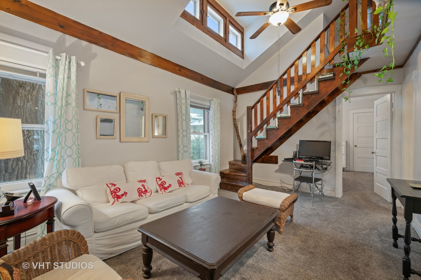 610 Forest Avenue Wilmette, IL 60091 - Photo 28 of 50 a living room with furniture