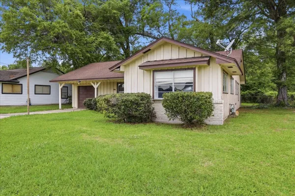 $109,950 | 1732 Greenbriar Avenue, Orange, TX 77632