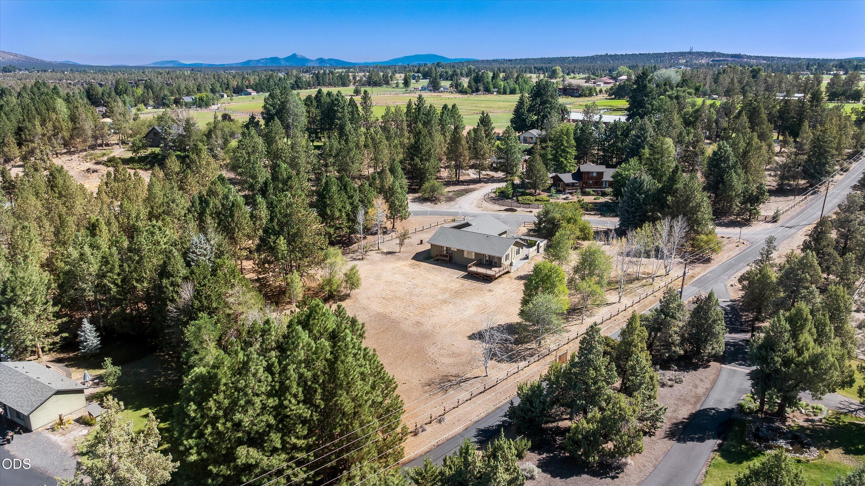 65015 Hopper Road Bend, OR 97703 - Photo 40 of 49 Gallery Image 40