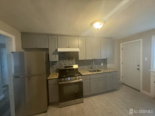 $2,000 | 97 Welton Street, New Brunswick, NJ 08901