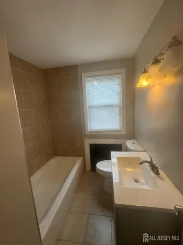 $2,000 | 97 Welton Street, New Brunswick, NJ 08901