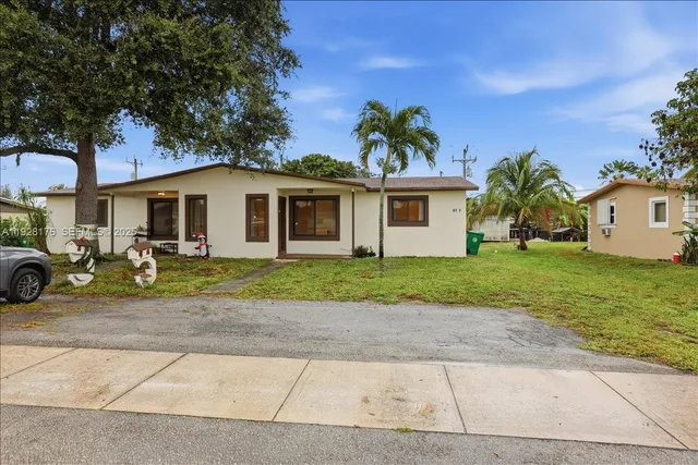 $2,000 | 6111 Southwest 39th Court, Unit 2, Davie, FL 33314