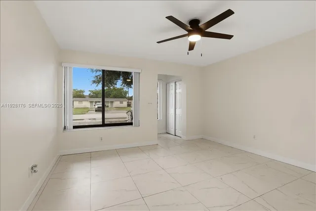 $2,000 | 6111 Southwest 39th Court, Unit 2, Davie, FL 33314
