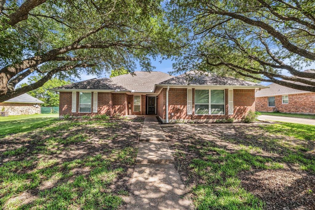 232 Crescent Hewitt Tx 76643 Hewitt, TX 76643 - Photo 1 of 29