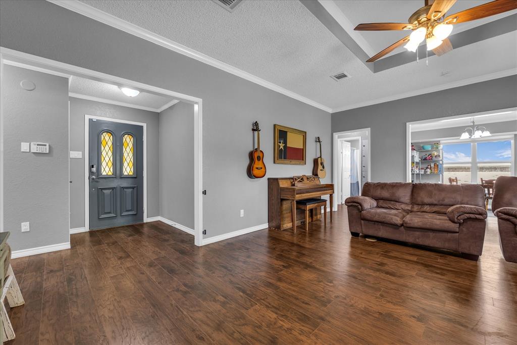 232 Crescent Hewitt Tx 76643 Hewitt, TX 76643 - Photo 5 of 29
