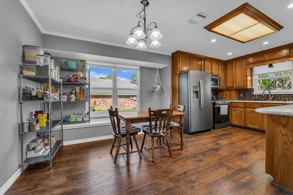 232 Crescent Hewitt Tx 76643 Hewitt, TX 76643 - Photo 8 of 29