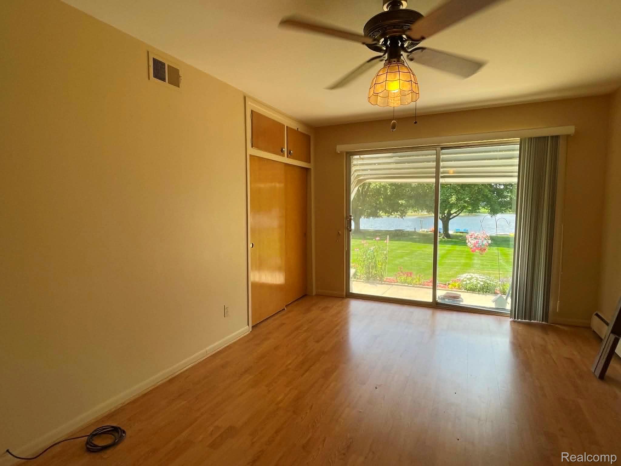26965 Milford Road, Unit 37 New Hudson, MI 48165 - Photo 8 of 15 5de1cdd1-bdb6-4d0c-8740-24e7db37e2f2.jpg