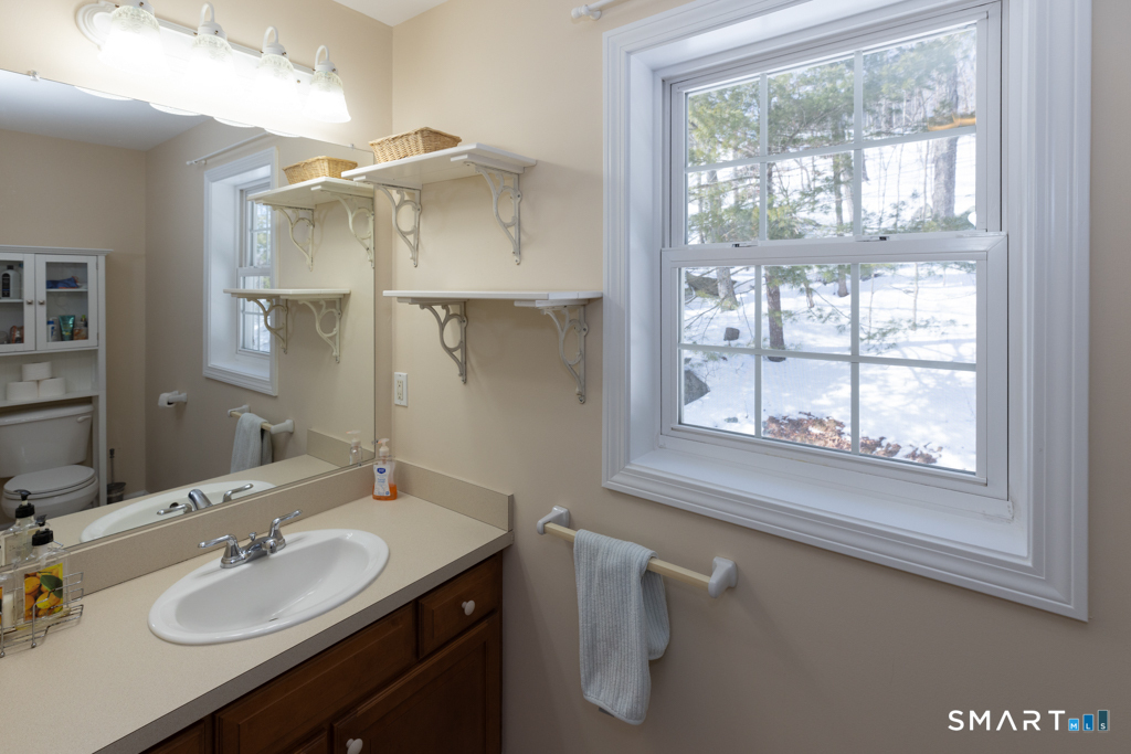 85 McVeagh Road Westbrook, CT 06498 - Photo 25 of 40 Full familty bath