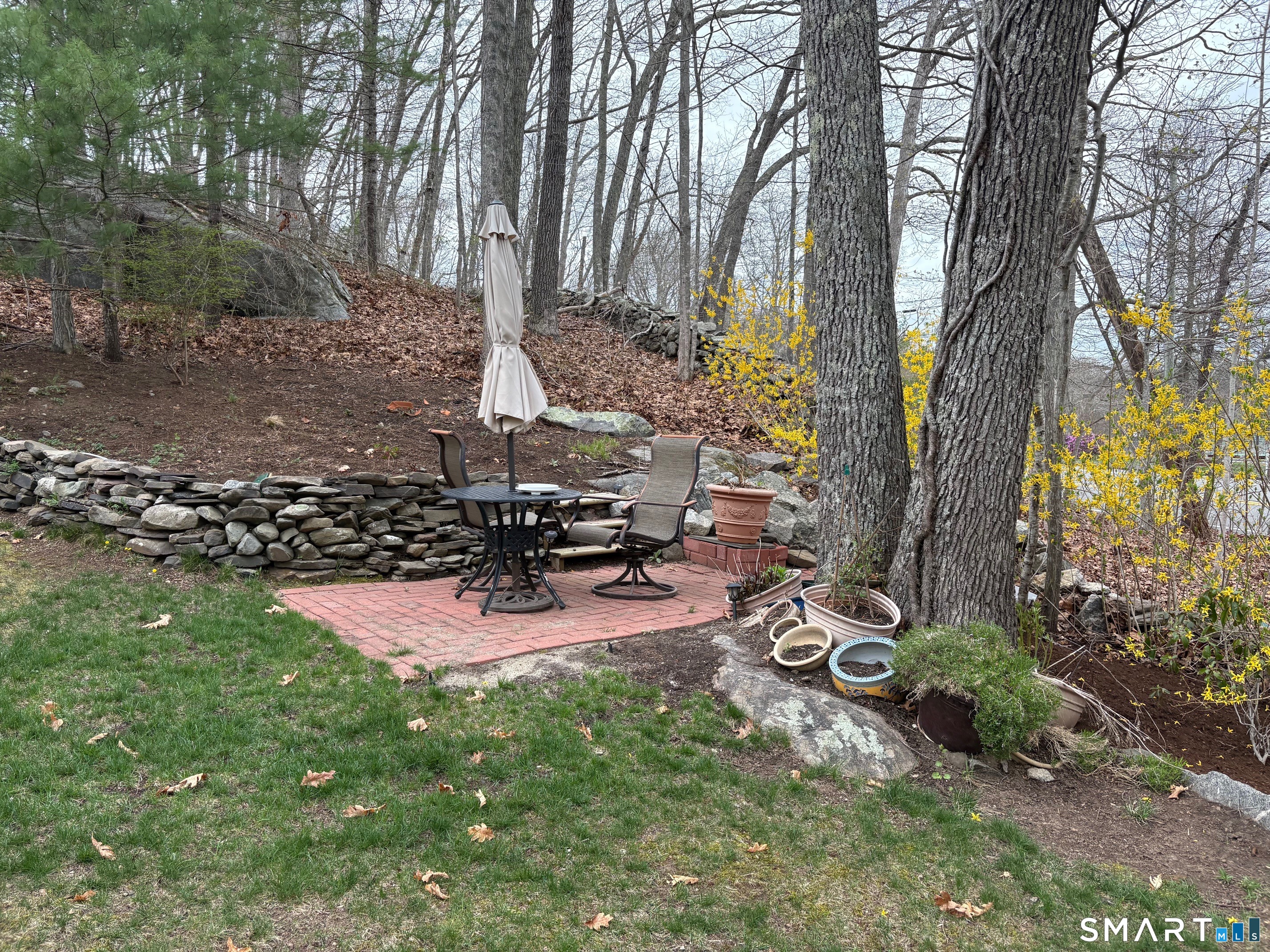 85 McVeagh Road Westbrook, CT 06498 - Photo 34 of 40 Nice little extra patio area ~ charming!