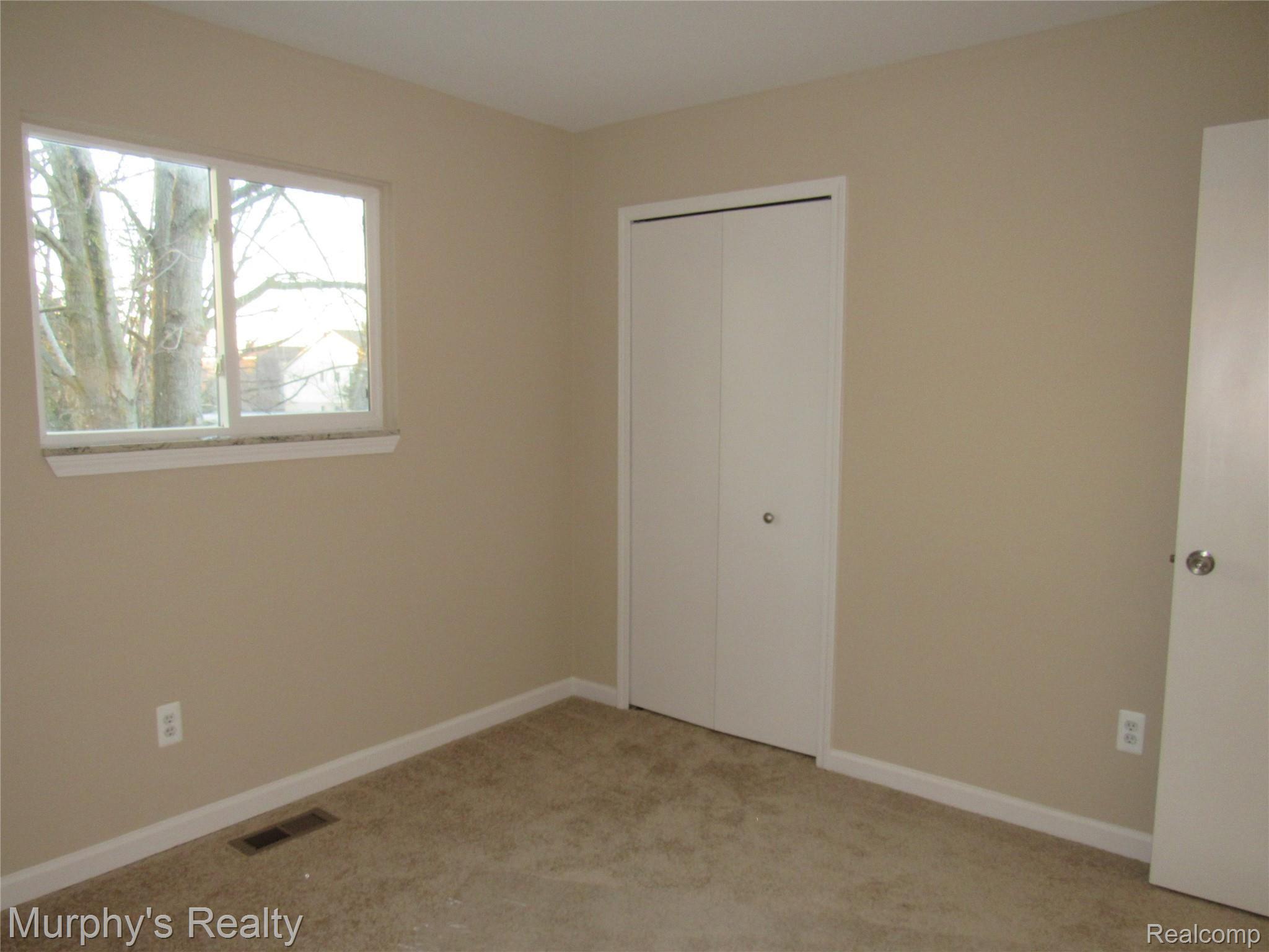 38501 Radde Street Clinton Township, MI 48036 - Photo 20 of 39 20.jpg