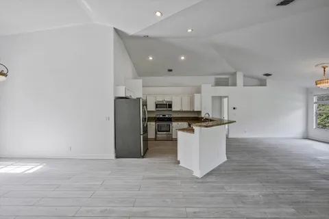 $1,200,000 | 8671 155th Place North, Palm Beach Gardens, FL 33418