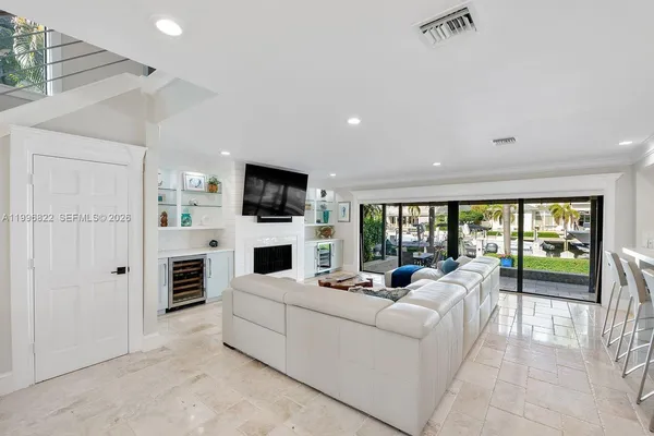 $3,250,000 | 3333 Northeast 30th Avenue, Lighthouse Point, FL 33064