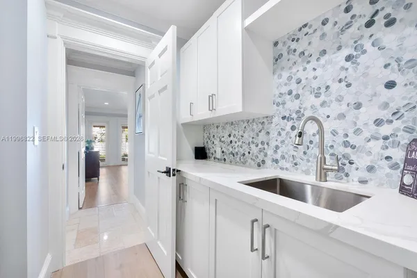 $3,250,000 | 3333 Northeast 30th Avenue, Lighthouse Point, FL 33064