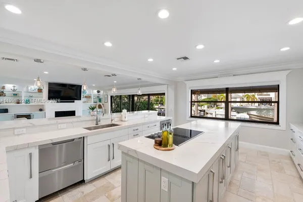 $3,250,000 | 3333 Northeast 30th Avenue, Lighthouse Point, FL 33064