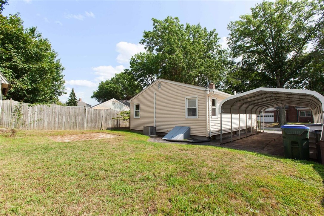 135 Metropolitan Road Providence, RI 02908 - Photo 4 of 17 Gallery Image 4