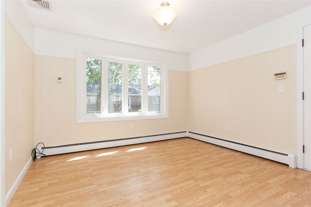135 Metropolitan Road Providence, RI 02908 - Photo 8 of 17 Gallery Image 8