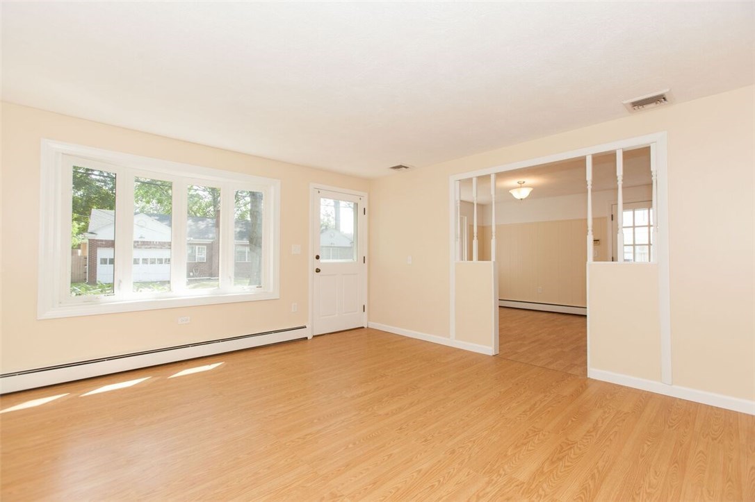 135 Metropolitan Road Providence, RI 02908 - Photo 10 of 17 Gallery Image 10