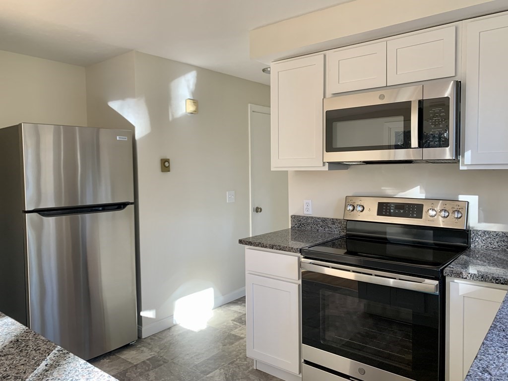 158 Beaman Road, Unit B Sterling, MA 01564 - Photo 3 of 24