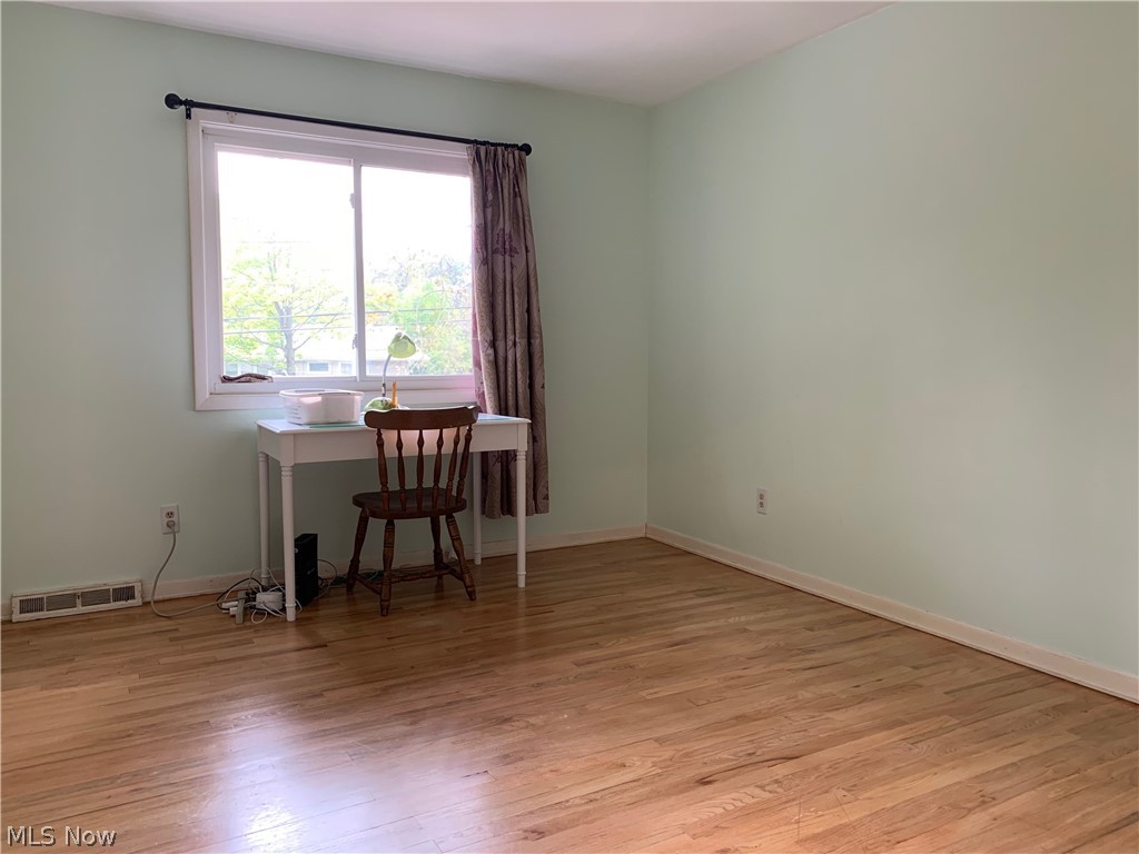 24912 Hazelmere Road Beachwood, OH 44122 - Photo 17 of 25 Gallery Image 17