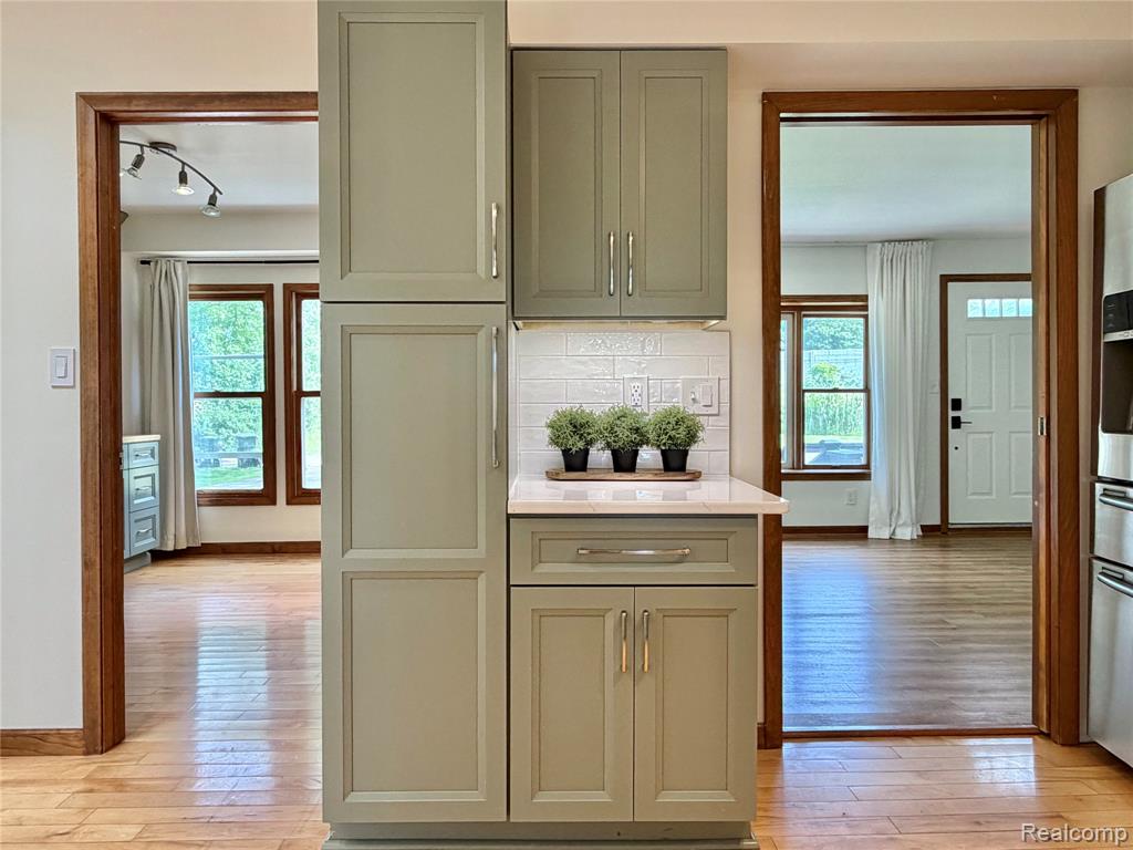 306 Michelson Road Rochester Hills, MI 48307 - Photo 11 of 32