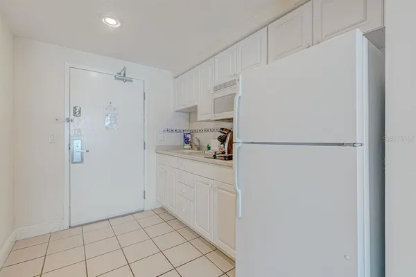 $89,999 | 2700 North Atlantic Avenue, Unit 819, Daytona Beach, FL 32118