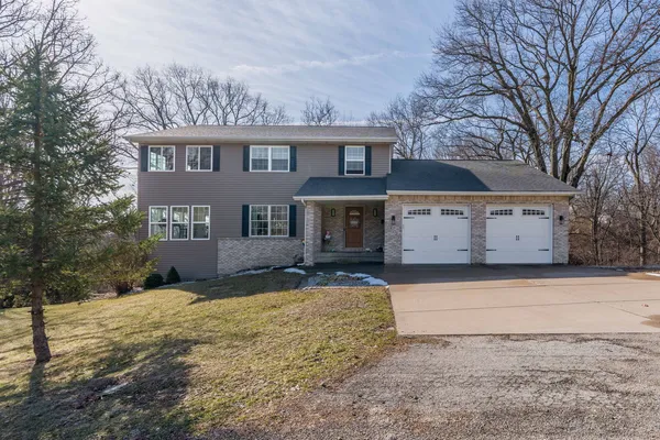 $455,000 | 28147 217th Street, Le Claire, IA 52753