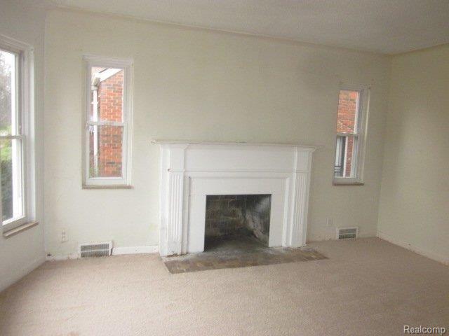 10560 Roxbury Street Detroit, MI 48224 - Photo 2 of 8 Roxbury Living room.JPG