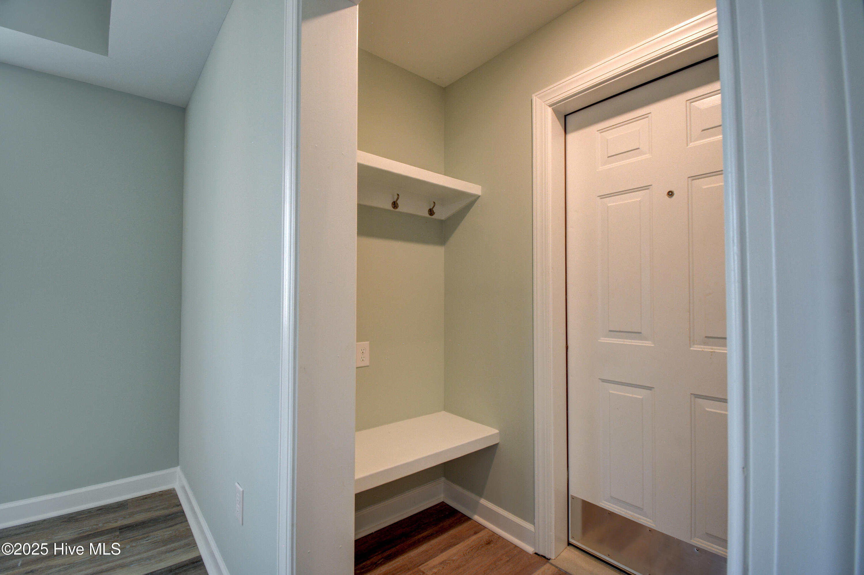 320 Belt Road Hampstead, NC 28443 - Photo 12 of 38 Entry mudroom between downstairs family room and garage