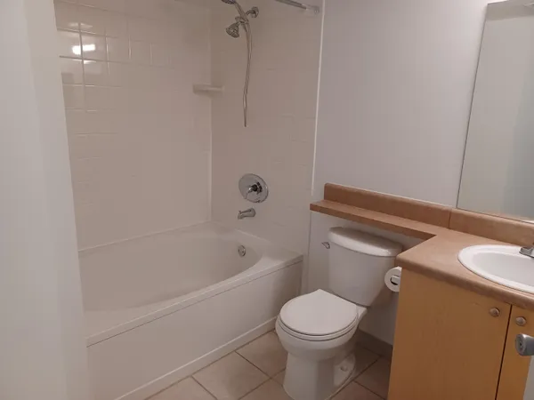 $2,500 | 215 Villa Circle, Boynton Beach, FL 33435