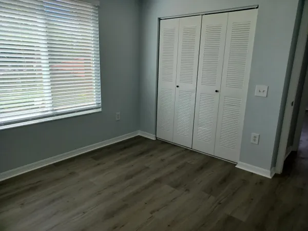 $2,500 | 215 Villa Circle, Boynton Beach, FL 33435