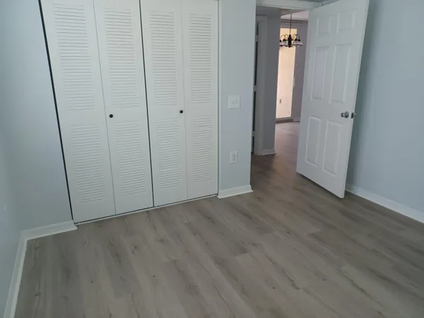 $2,500 | 215 Villa Circle, Boynton Beach, FL 33435