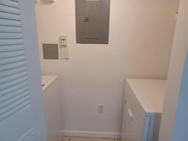 $2,500 | 215 Villa Circle, Boynton Beach, FL 33435