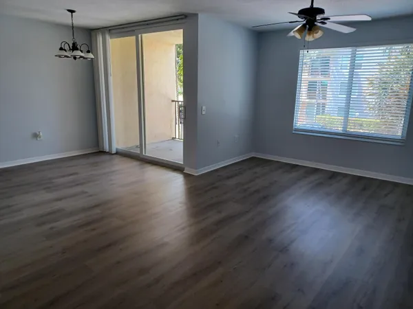 $2,500 | 215 Villa Circle, Boynton Beach, FL 33435