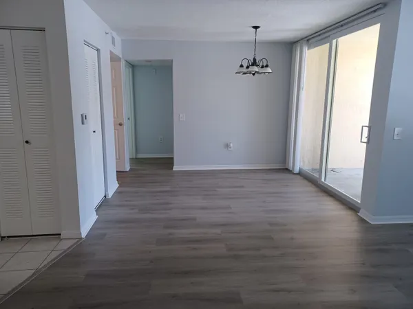 $2,500 | 215 Villa Circle, Boynton Beach, FL 33435