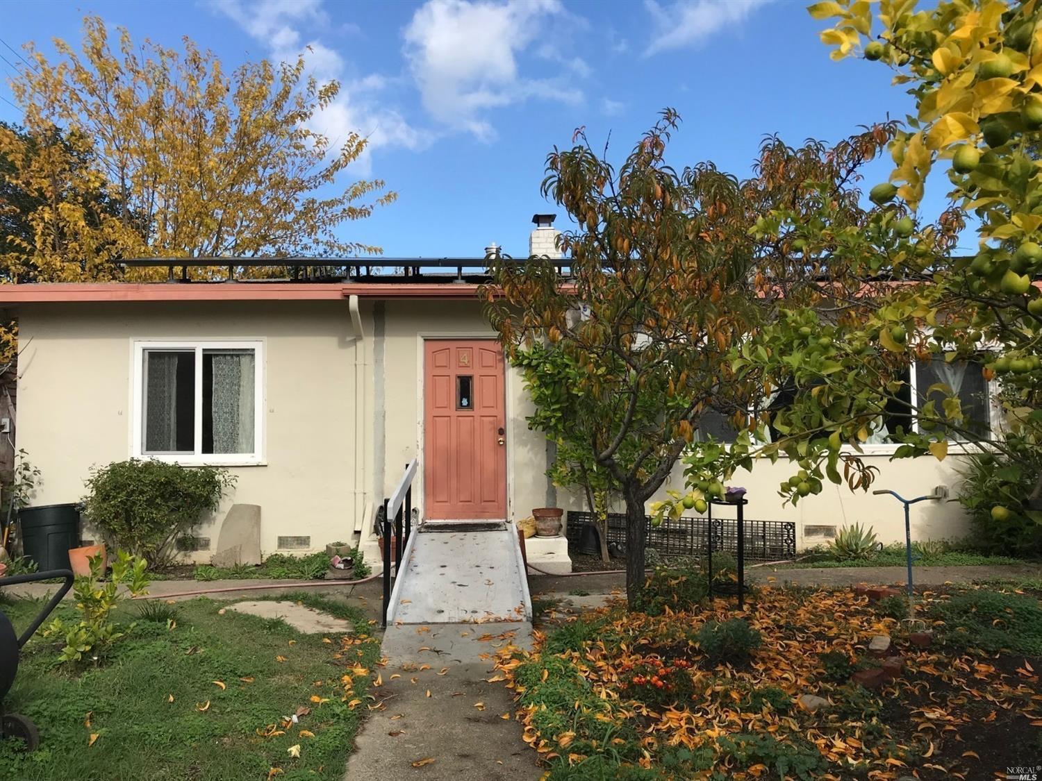 4 Birch Way San Rafael, CA 94903 - Photo 1 of 1 a front view of a house with garden