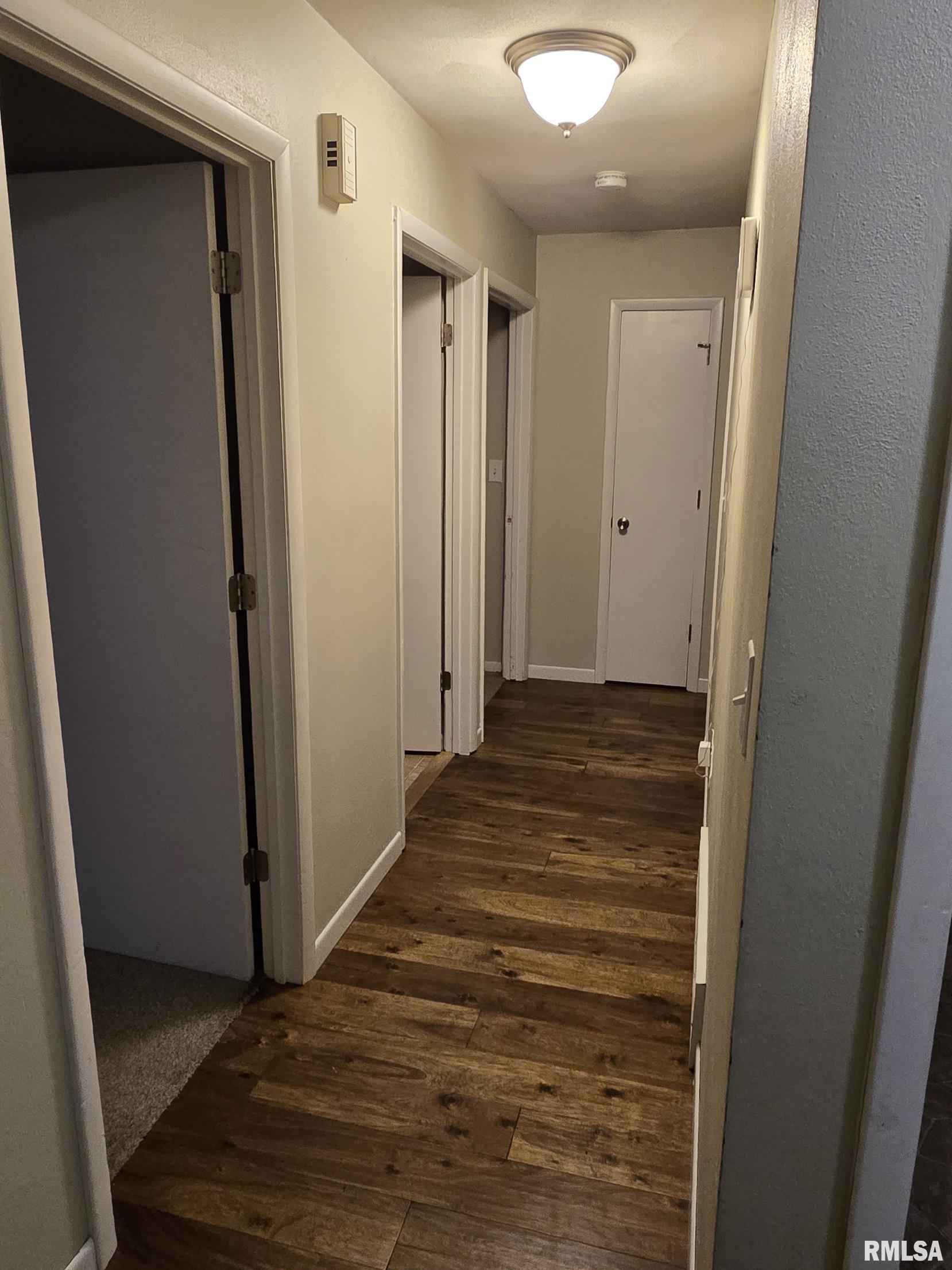 221 Quarterstaff Road Springfield, IL 62704 - Photo 12 of 25