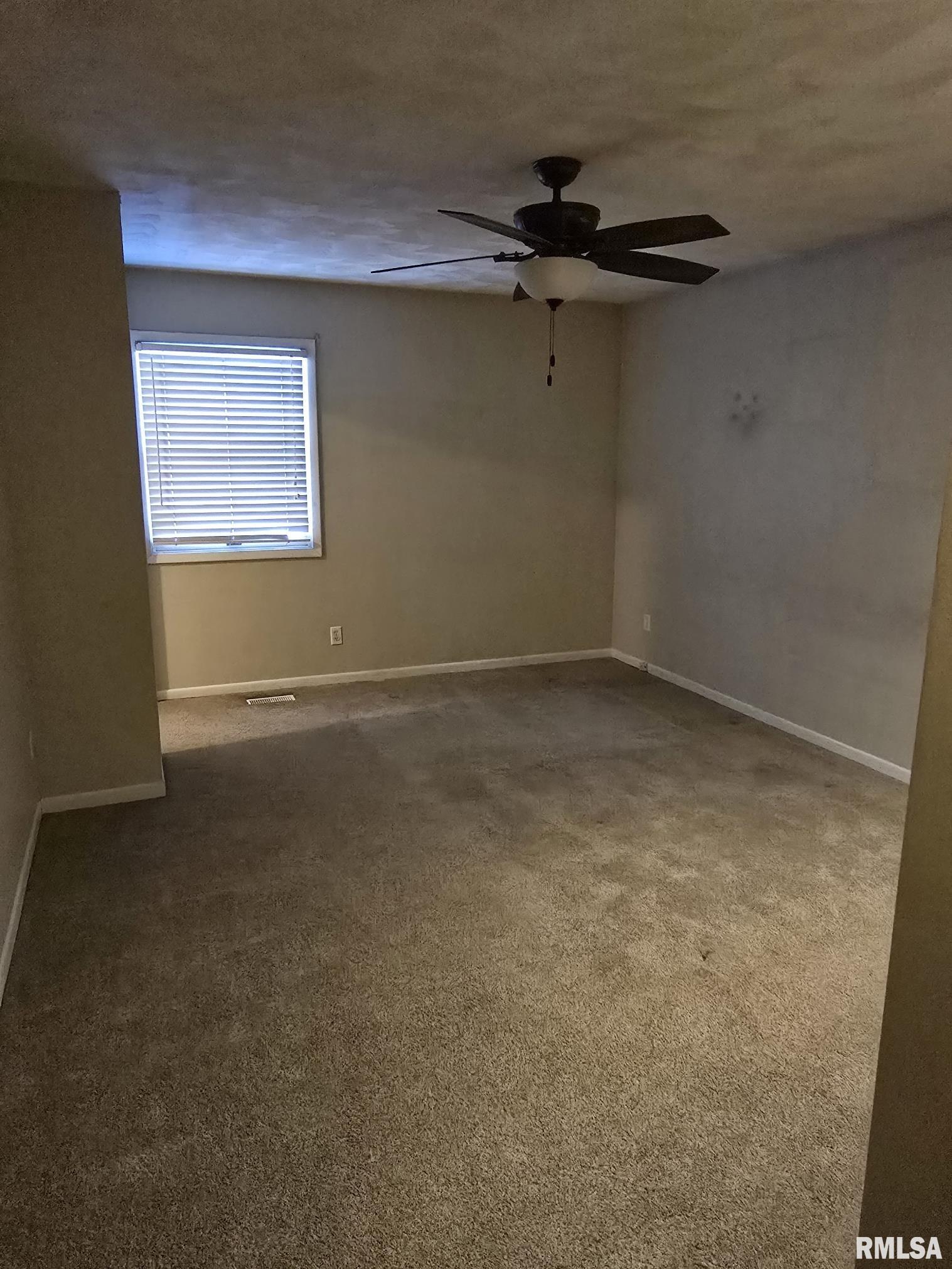 221 Quarterstaff Road Springfield, IL 62704 - Photo 16 of 25