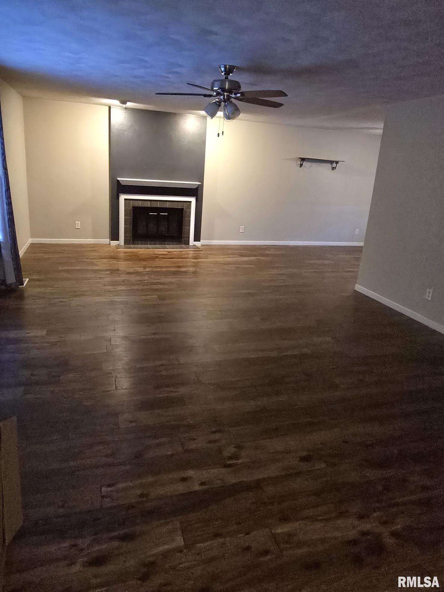 221 Quarterstaff Road Springfield, IL 62704 - Photo 2 of 25