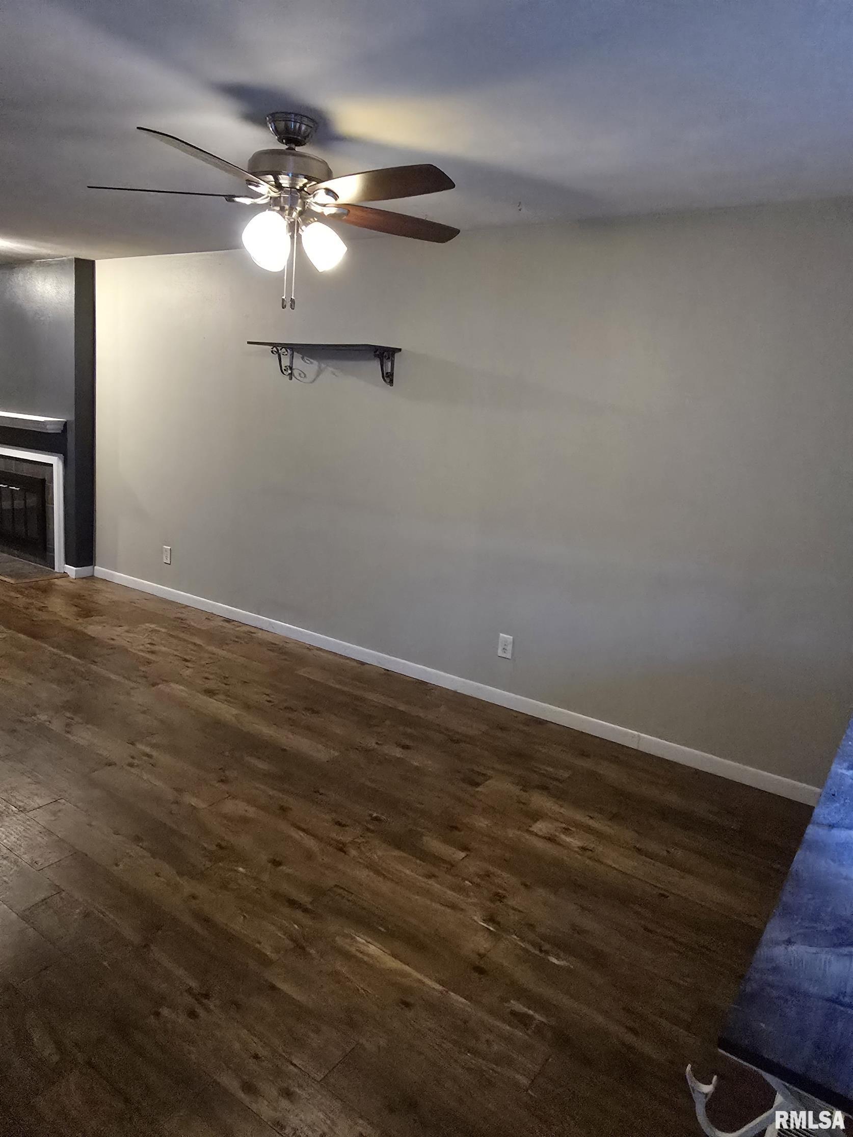 221 Quarterstaff Road Springfield, IL 62704 - Photo 3 of 25