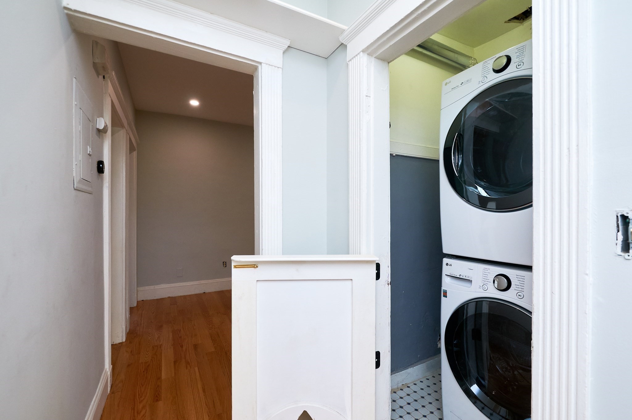 17 Mt Ida Road, Unit 1 Boston, MA 02122 - Photo 9 of 10 Gallery Image 9