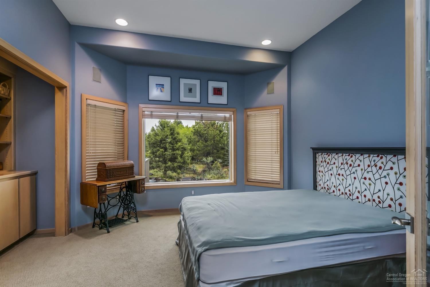 19701 Sunshine Way Bend, OR 97702 - Photo 18 of 25 Additional Photo