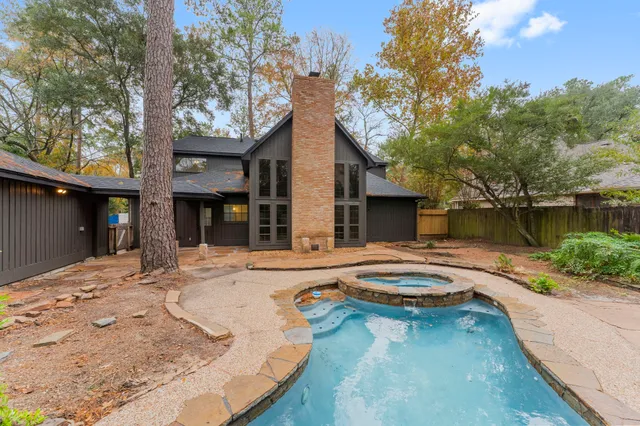 $4,500 | 6 Thornhedge Court, The Woodlands, TX 77381