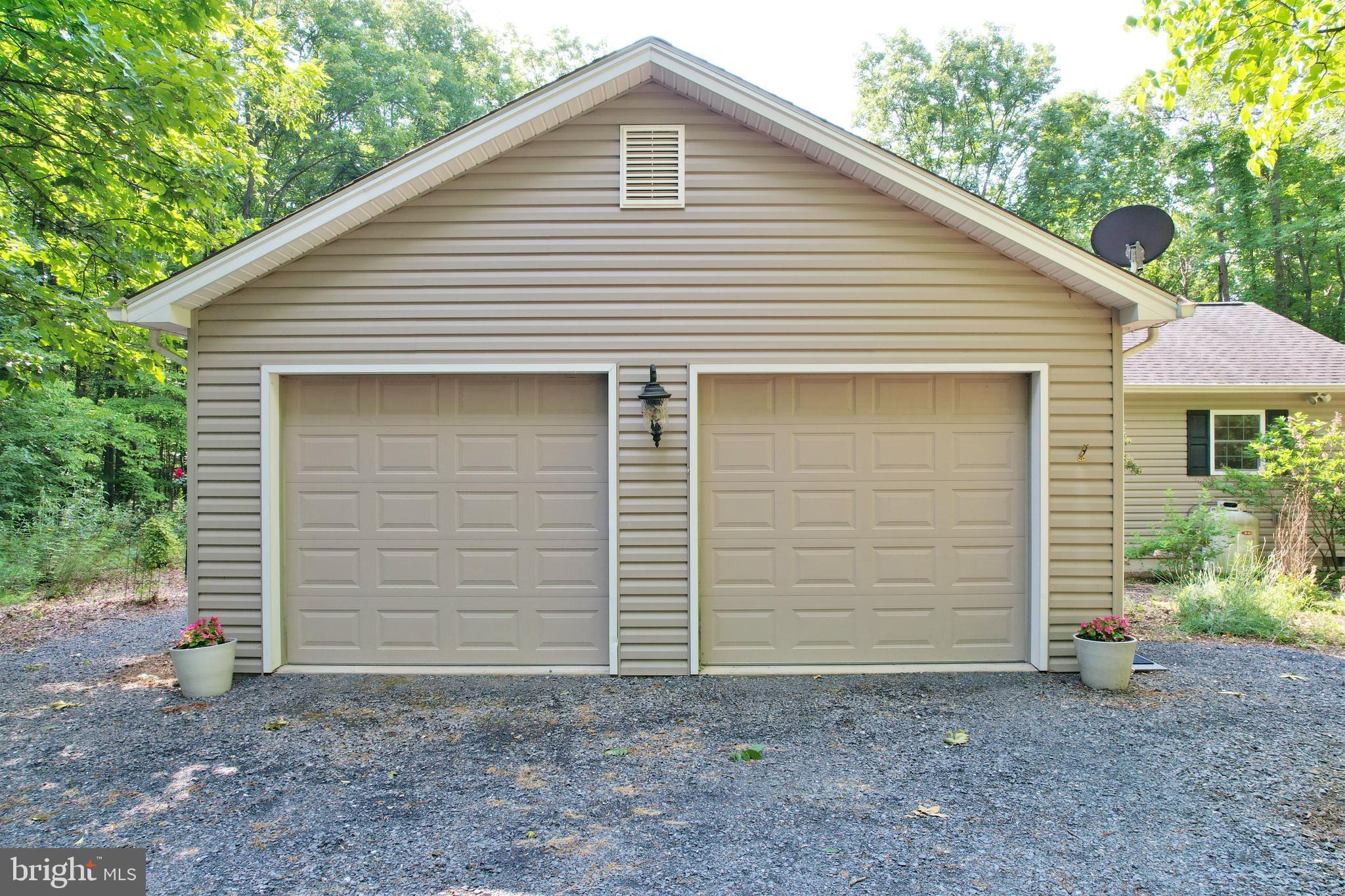 522 Orchard Road Mount Jackson, VA 22842 - Photo 8 of 65 TWO CAR ATTACHED GARAGE