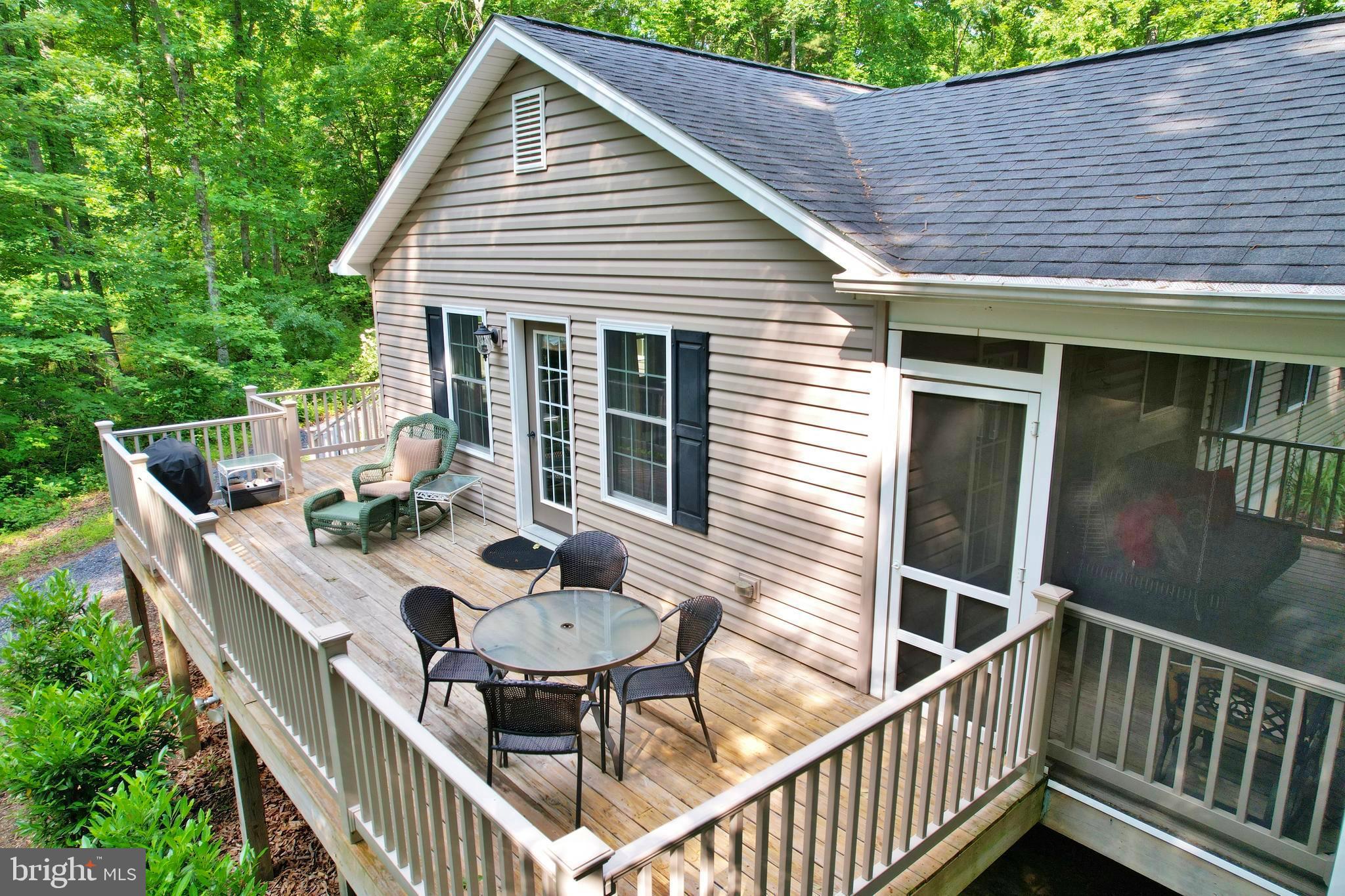 522 Orchard Road Mount Jackson, VA 22842 - Photo 9 of 65 SIDE DECK