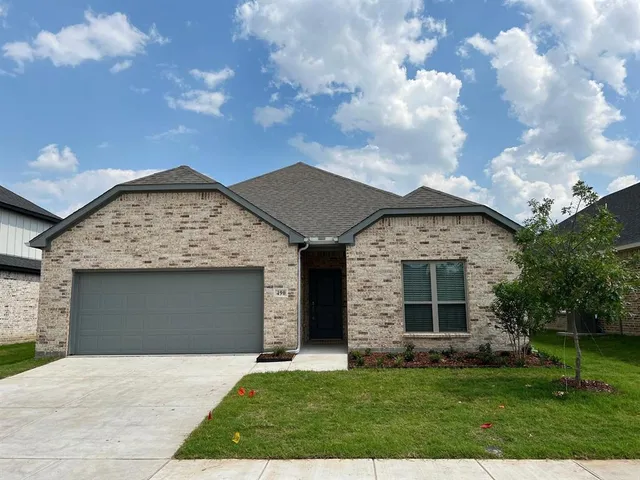 $2,450 | 490 Oak Crk Drive, Lavon, TX 75166