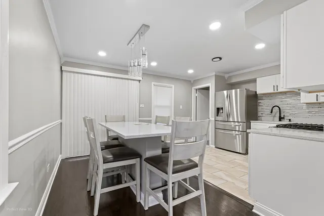 $179,900 | 240 East 148th Street, Harvey, IL 60426