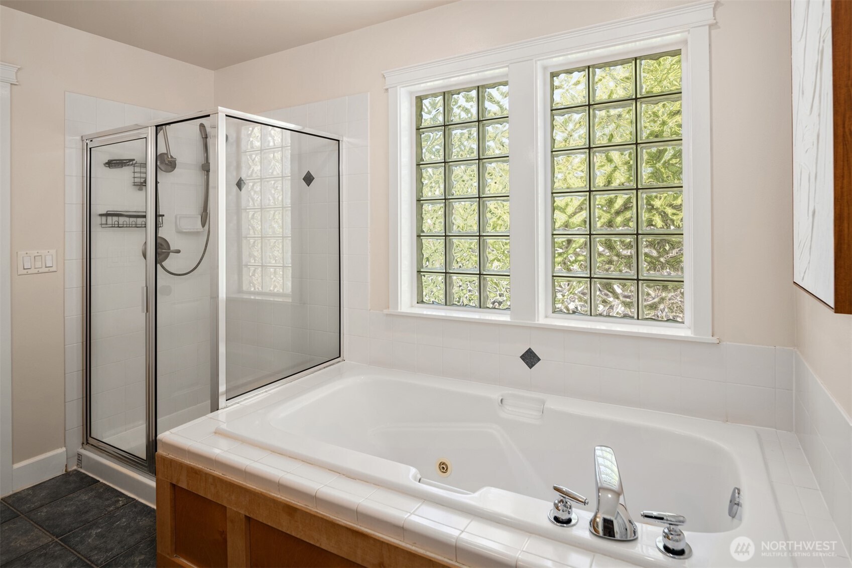 4600 Green Lake Way North Seattle, WA 98103 - Photo 19 of 33