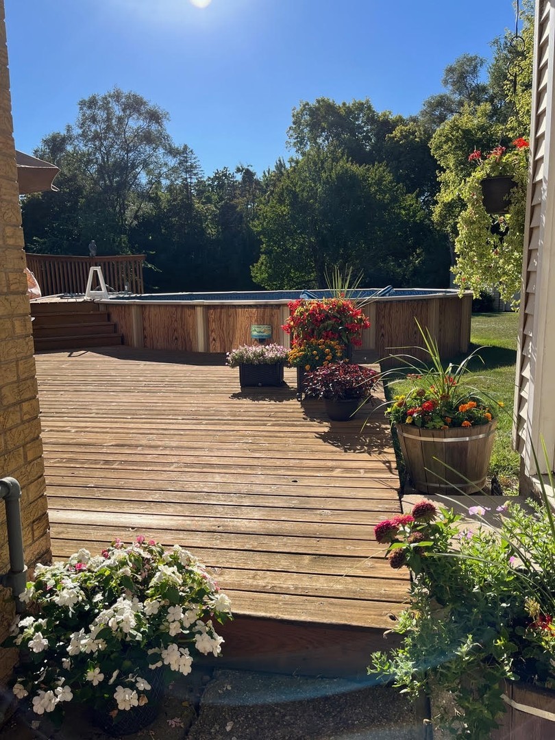 7025 Willow Springs Road Long Grove, IL 60060 - Photo 33 of 34 a view of a terrace with sitting area